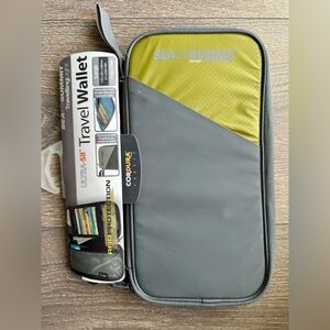 Sea to Summit Gray and Green Travel Wallet